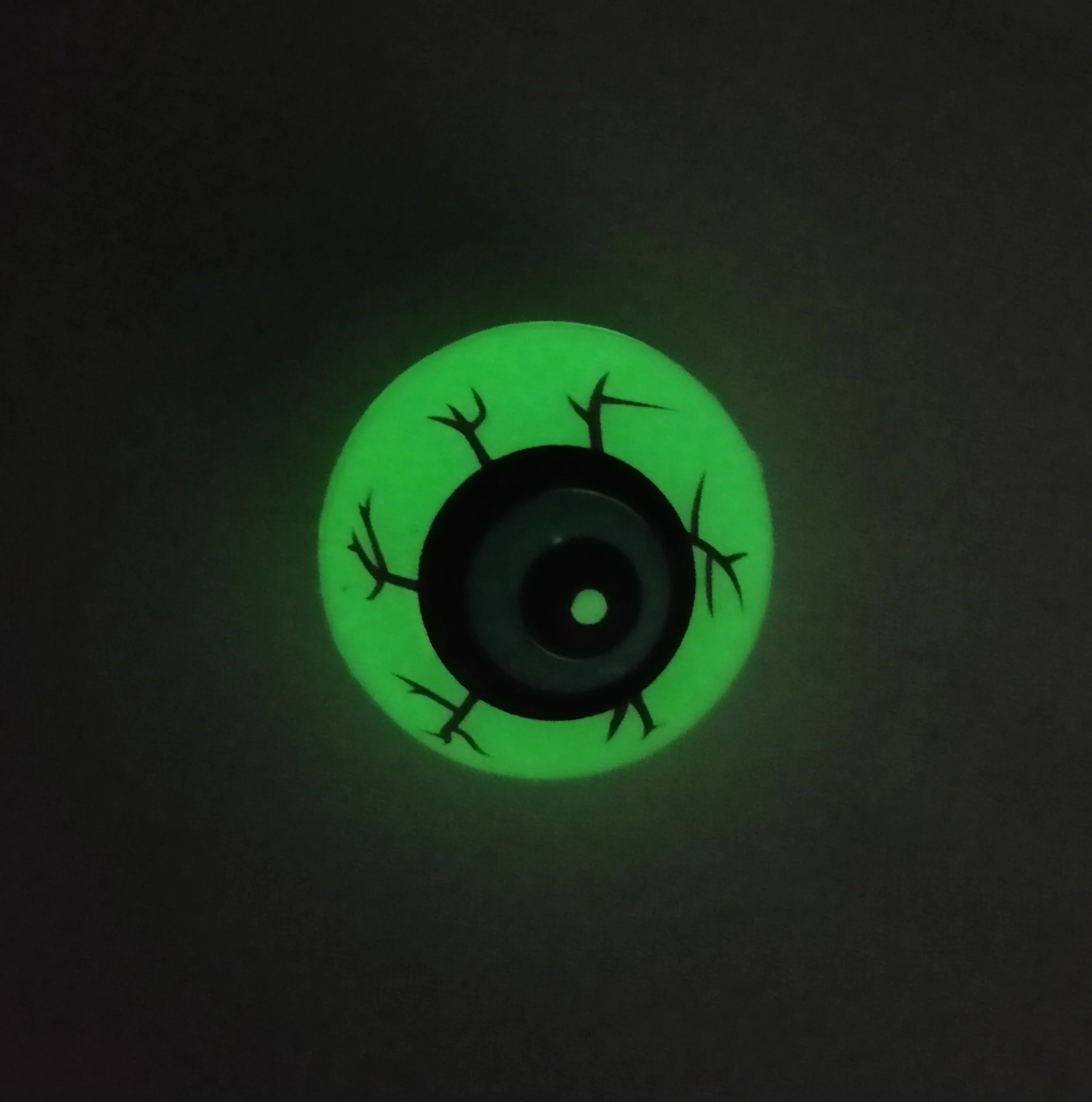 Halloween silmämunat pimeässä hohtavat 12 kpl/pkt - Image 3