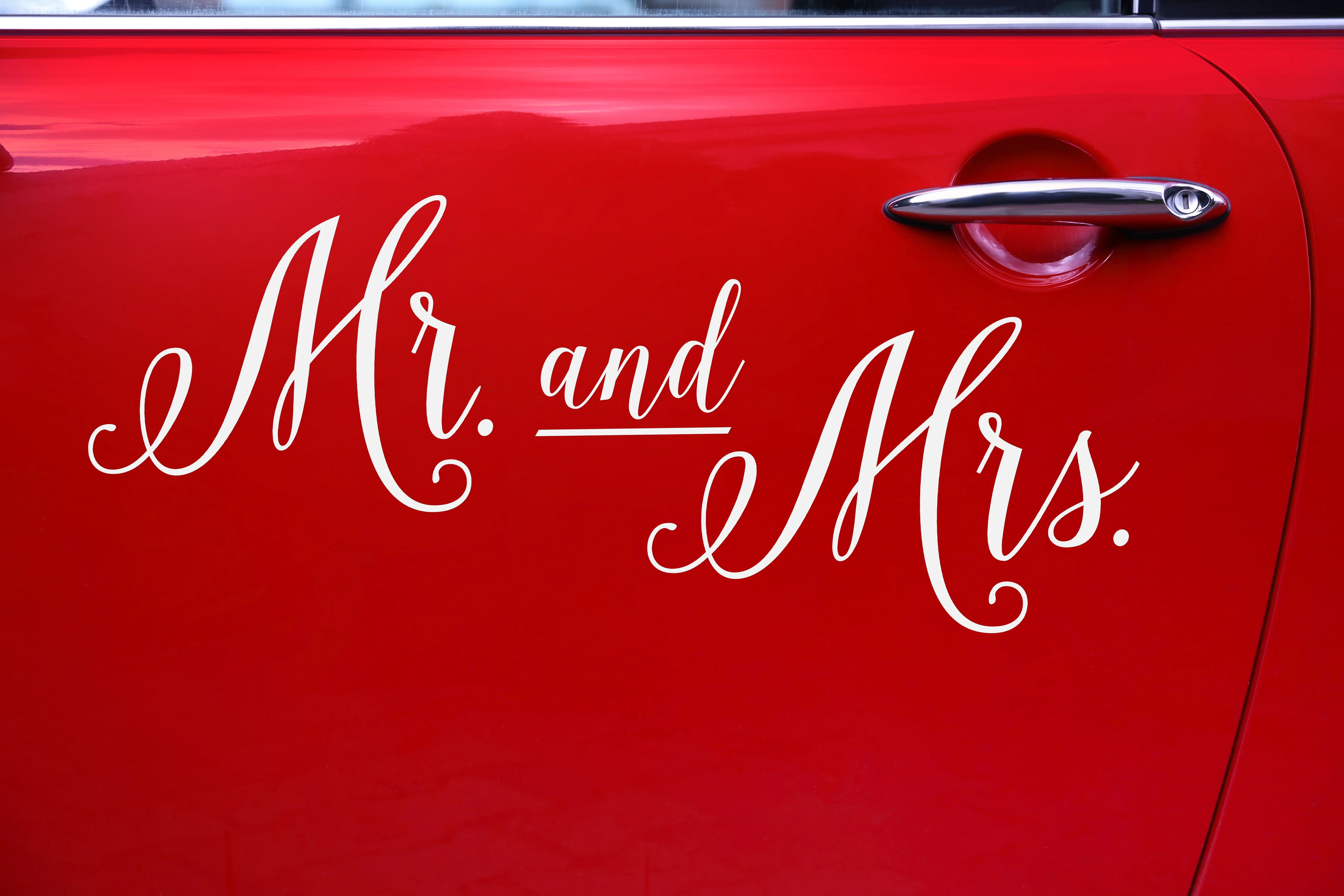 Mr. and Mrs. autonkoristelutarra - Image 2